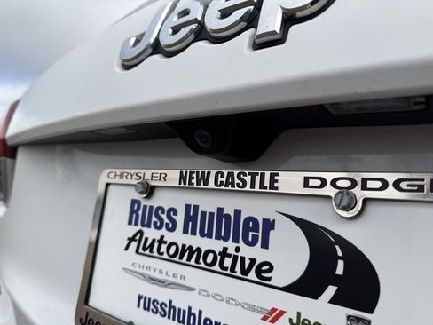 Used 2022 Jeep Grand Cherokee Laredo X image 5