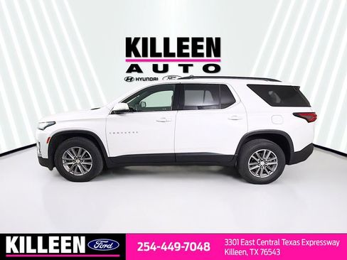 Used 2023 Chevrolet Traverse LT image 4