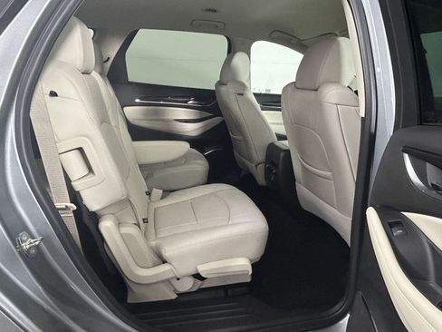 Used 2024 Buick Enclave Essence image 28