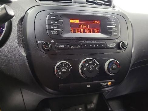 Used 2015 Kia Soul FWD image 21
