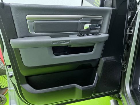 Used 2019 RAM 1500 Classic SLT AWD/4WD image 17