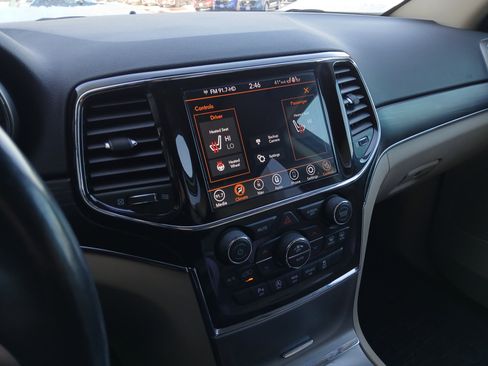 Used 2021 Jeep Grand Cherokee Limited w/ Trailer Tow Group IV image 13