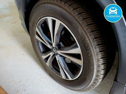 Used 2017 Nissan Rogue SL AWD/4WD image 32