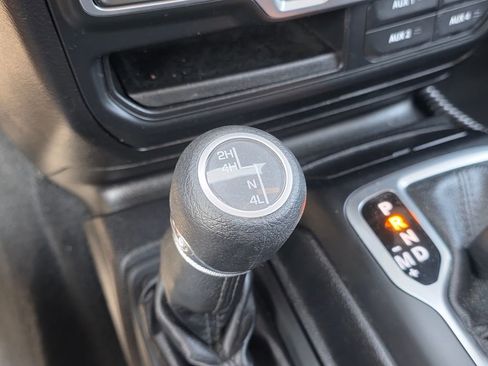 Used 2018 Jeep Wrangler Unlimited Sport S AWD/4WD image 34
