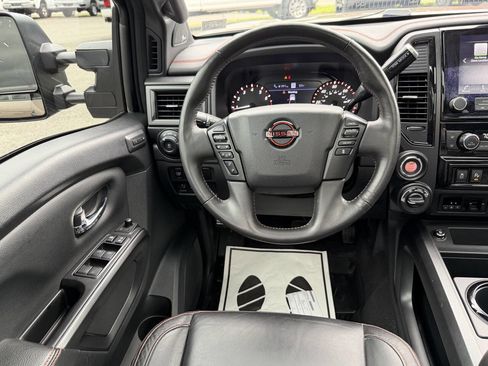 Used 2023 Nissan Titan PRO-4X w/ Pro-4x Convenience Package AWD/4WD image 18