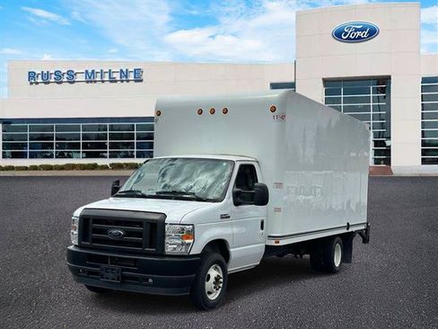 Used 2024 Ford E-350 and Econoline 350 Super Duty w/ Power Windows & Locks Group RWD image 6