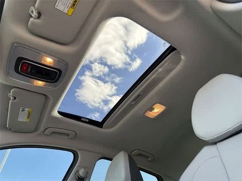 Certified 2025 Hyundai Elantra Limited image 16