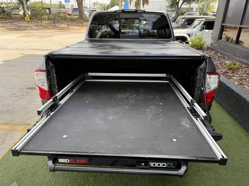 Used 2019 Nissan Titan SV w/ SV Convenience Package AWD/4WD image 6