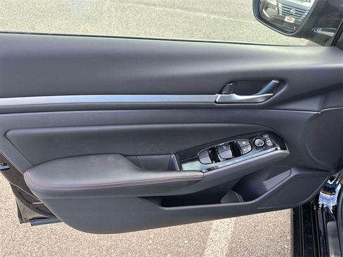 New 2025 Nissan Altima 2.5 SR image 15