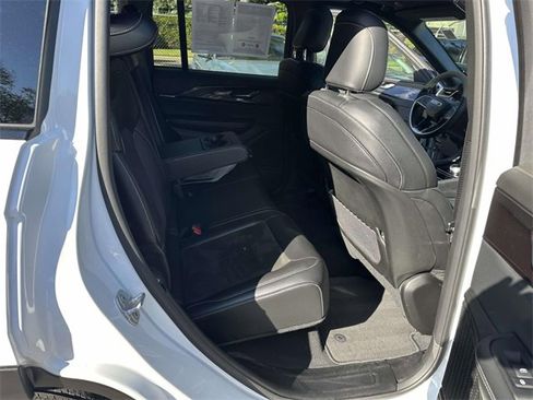 Certified 2023 Jeep Grand Cherokee Altitude image 22