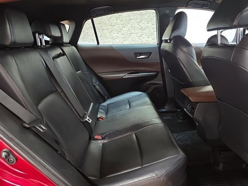 Used 2023 Toyota Venza Limited image 14