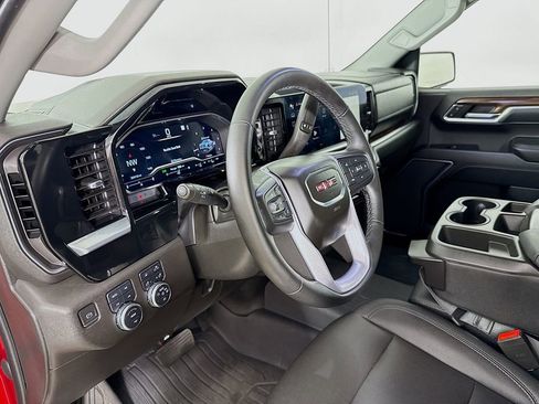 Used 2023 GMC Sierra 1500 SLT w/ X31 Off-Road Package AWD/4WD image 10