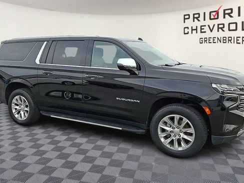 Used 2024 Chevrolet Suburban Premier image 2