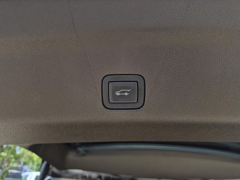 Certified 2024 GMC Yukon XL Denali AWD/4WD image 10