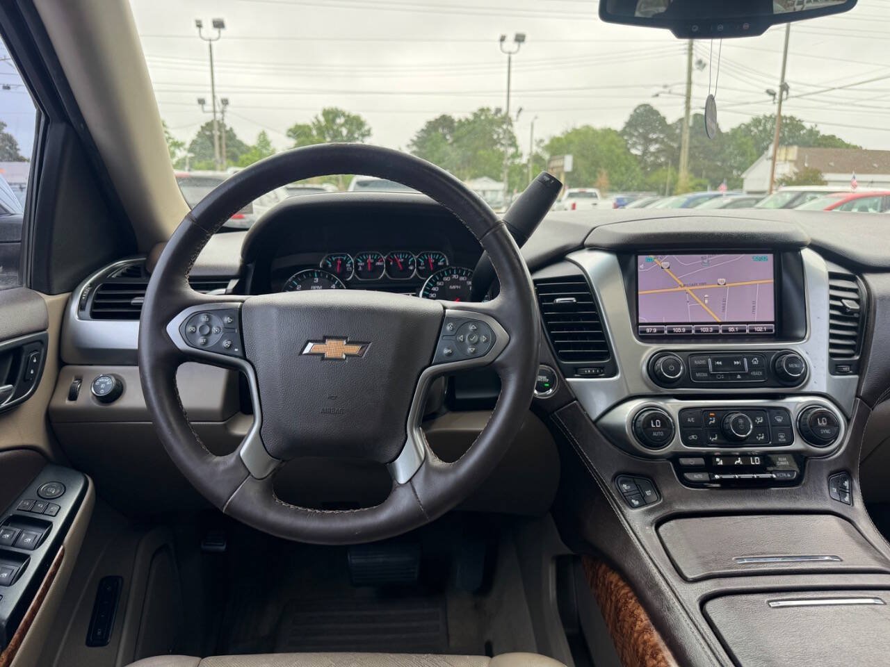 Used 2015 Chevrolet Suburban LTZ RWD image 17