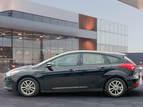 Used 2016 Ford Focus SE w/ SE Cold Weather Package FWD image 6