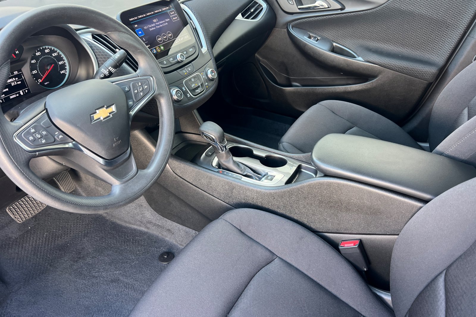 Used 2024 Chevrolet Malibu LS w/ Driver Confidence Package FWD image 9