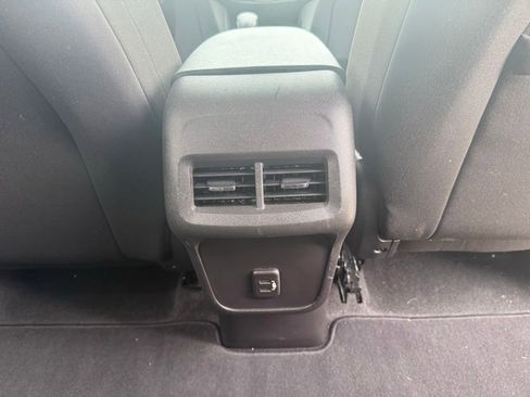 Used 2024 Chevrolet Equinox LT FWD image 18