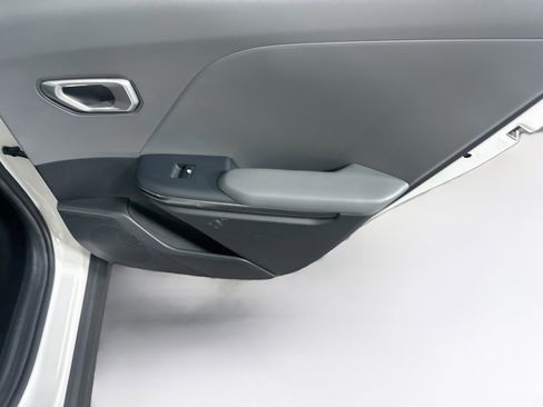 Used 2025 Kia K4 FWD image 28