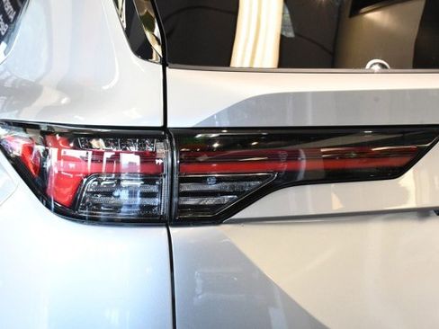 New 2026 Mitsubishi Outlander ES AWD/4WD image 14