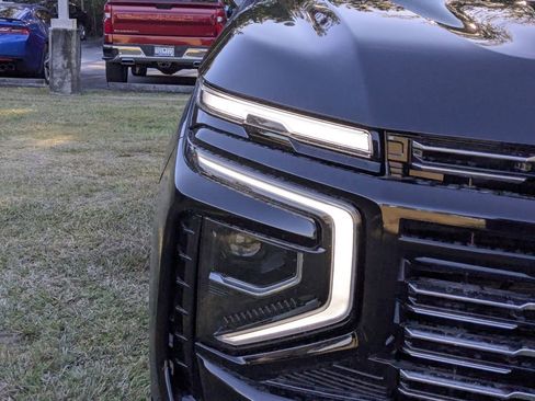 New 2025 Chevrolet Suburban High Country image 10