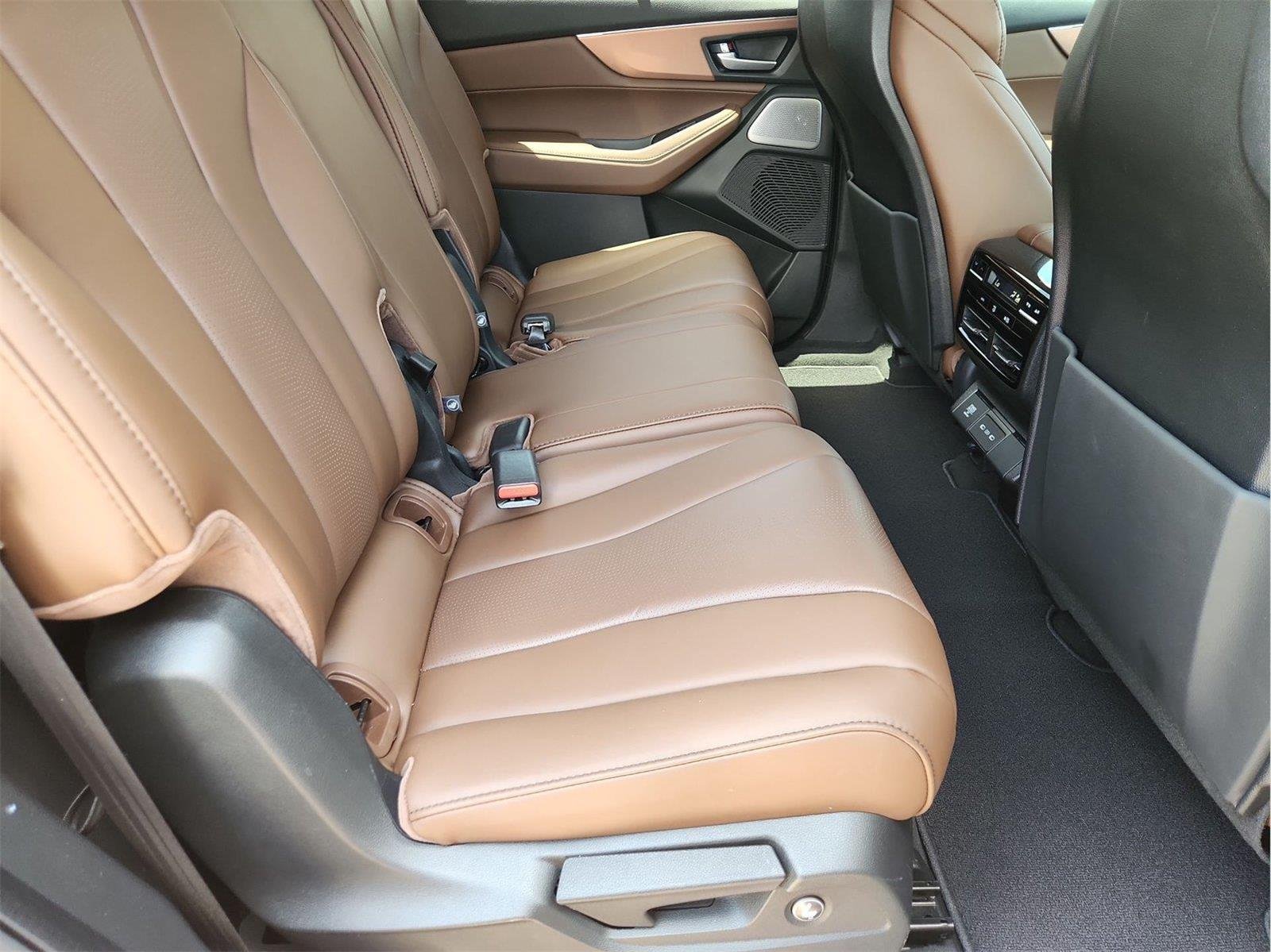 Used 2025 Acura MDX w/ Technology Package FWD image 27