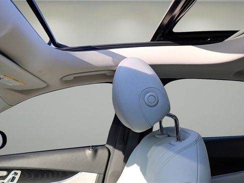 Used 2022 Mercedes-Benz E 350 E 350 w/ Driver Assistance Package image 21