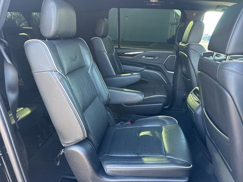 Used 2023 Cadillac Escalade ESV Premium Luxury image 50