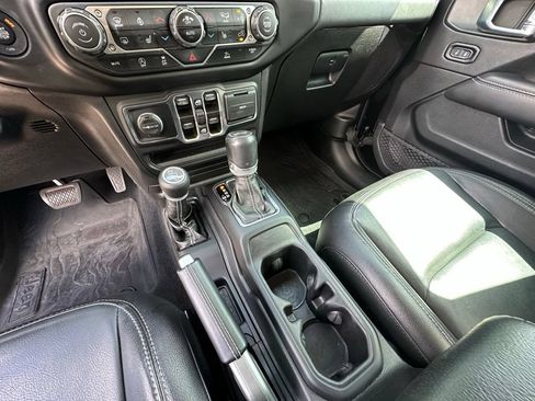 Used 2021 Jeep Wrangler Unlimited Sahara AWD/4WD image 31
