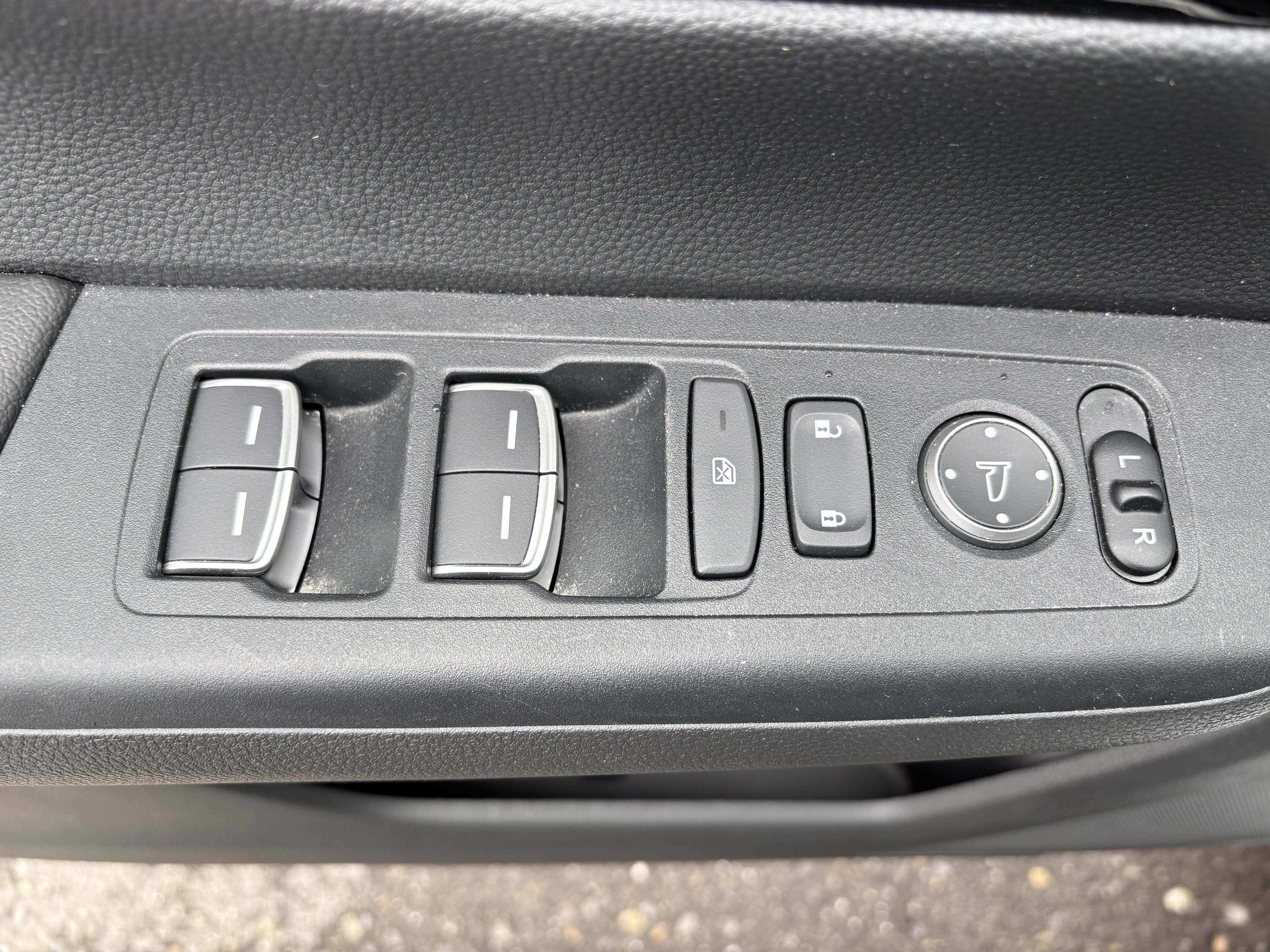 Used 2025 Honda CR-V Sport Touring image 17