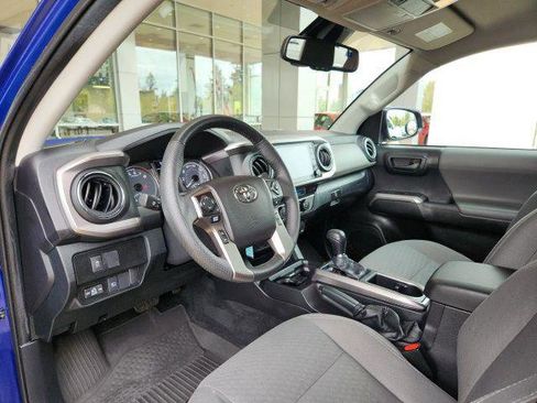Certified 2022 Toyota Tacoma SR5 AWD/4WD image 16