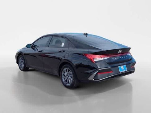 New 2026 Hyundai Elantra Blue image 3