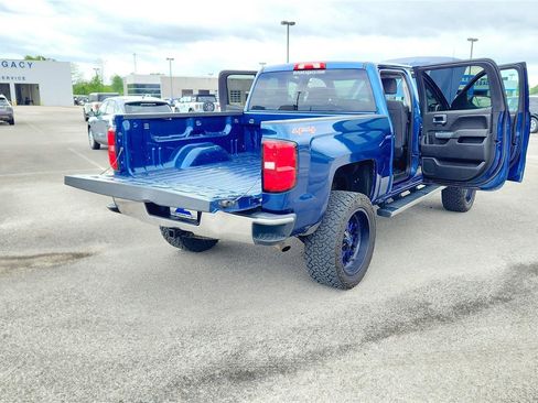 Used 2017 Chevrolet Silverado 1500 LT w/ True North Edition AWD/4WD image 6
