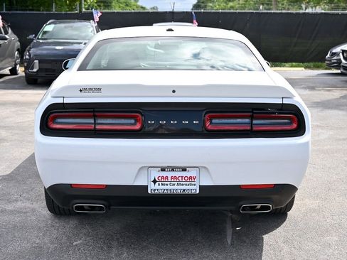 Used 2022 Dodge Challenger GT image 5