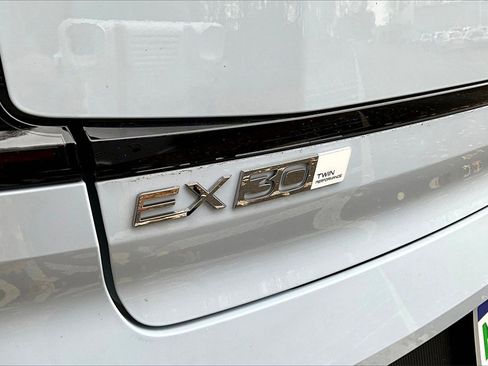 New 2025 Volvo EX30 Ultra w/ Protection Package Premier image 9