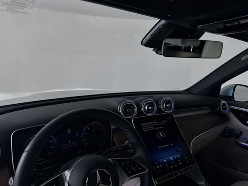 Used 2026 Mercedes-Benz GLC 300 4MATIC image 9