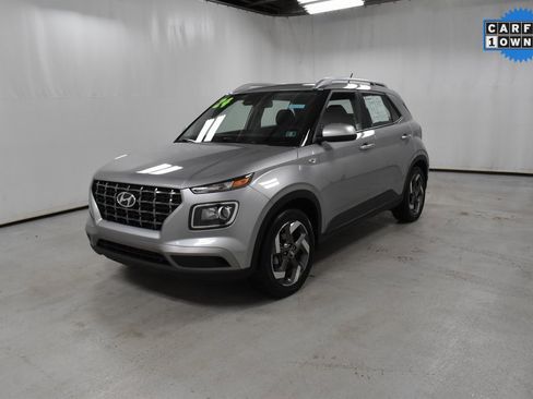Used 2024 Hyundai Venue SEL image 2