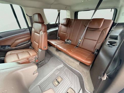 Used 2018 Chevrolet Suburban Premier AWD/4WD image 28