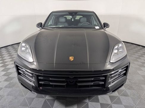 Certified 2025 Porsche Cayenne Coupe image 10