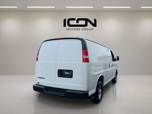 Used 2021 Chevrolet Express 2500 w/ Driver Convenience Package RWD image 5