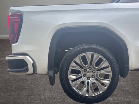Used 2022 GMC Sierra 1500 Denali w/ Denali Premium Package image 40