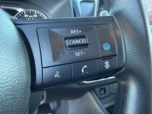 Used 2024 Nissan Rogue SV image 27