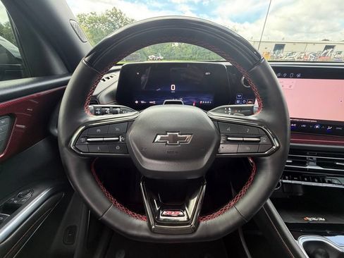Used 2024 Chevrolet Traverse RS AWD/4WD image 11