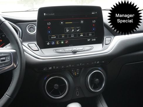 Used 2024 Chevrolet Blazer LT AWD/4WD image 15
