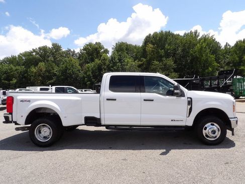 Used 2025 Ford F350 XLT AWD/4WD image 9