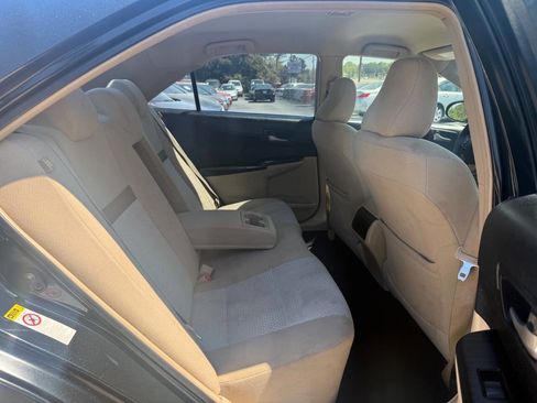 Used 2012 Toyota Camry LE image 12