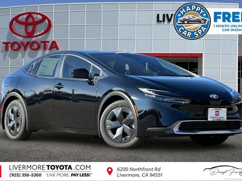 New 2026 Toyota Prius Plug-In Hybrid FWD image 1