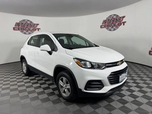 Used 2018 Chevrolet Trax LS AWD/4WD image 9