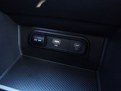 Used 2025 Kia Sportage LX image 42