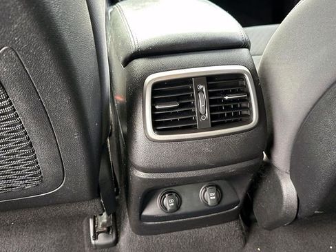 Used 2017 Kia Sorento LX image 14